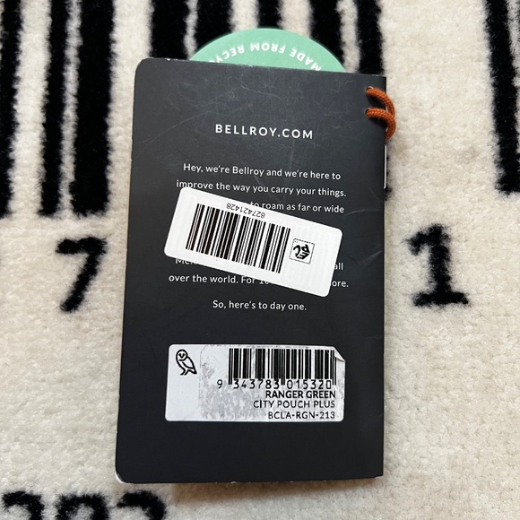 Bellroy City Pouch Plus Crossbody Bag - Ranger Green. - Picture 12 of 12